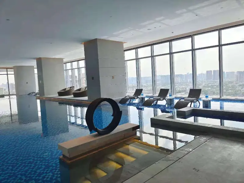 Тепловий насос Blueway Swimming Pool і система кондиціонування повітря забезпечують цілорічний комфорт у Chengdu Bay Hotel Sky Infinity Pool